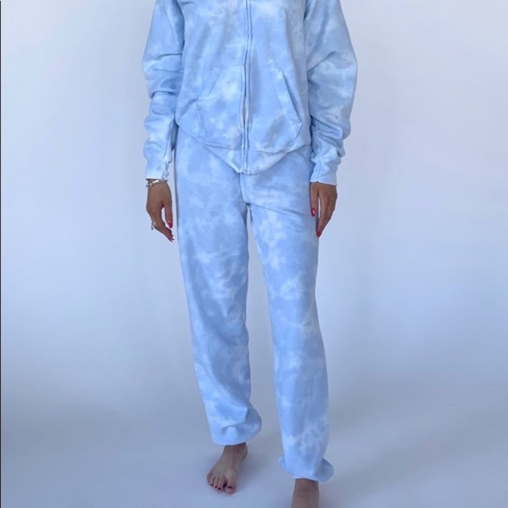 Love, Mads blue clouds tie dye sweatpants M